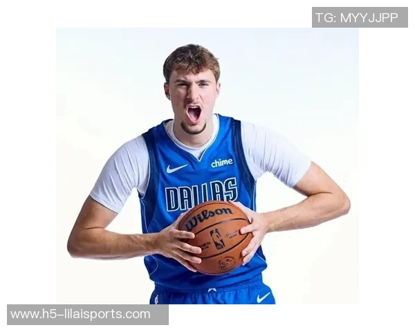 独行侠与老鹰激战正酣球员表现与战术分析引发球迷热议