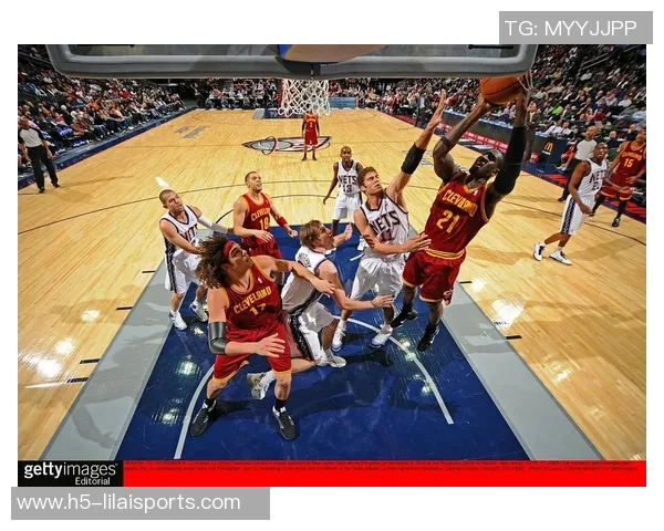 太阳队与灰熊队激战正酣谁能在这场对决中笑到最后